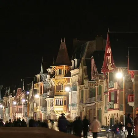 Place Du Marche Mers-les-Bains